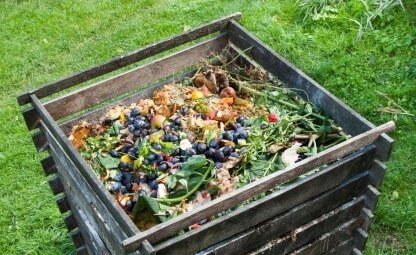 Een composthoop maken: gratis mest uit afval