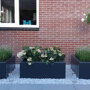 Planter Smooth antraciet vierkant in de tuin