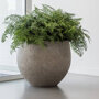 Pottery Pots Urban Jumbo Orb ronde plantenbak beige sfeer binnen